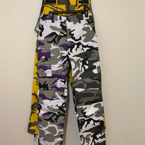 Zumiez Cargo Pants - Picture 2 of 2